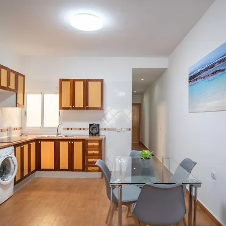 Sea 2 Apartment *